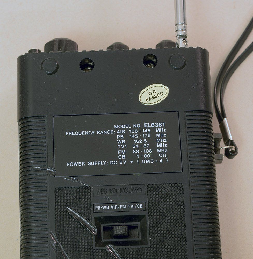 Ricevitori: INTERNATIONAL Multi-Band Compact Radio Receiver – Usato da Zürich venduto da nasowasX 4