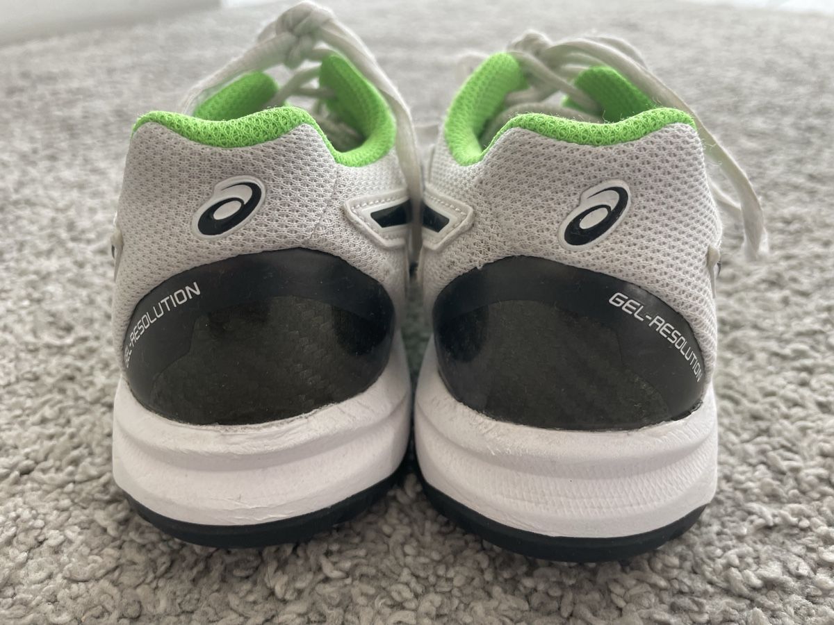 Scarpe per ragazzi: Tennisschuhe von Asics Grösse 32.5 – Usato da Remetschwil venduto da Aschneewitchen 1