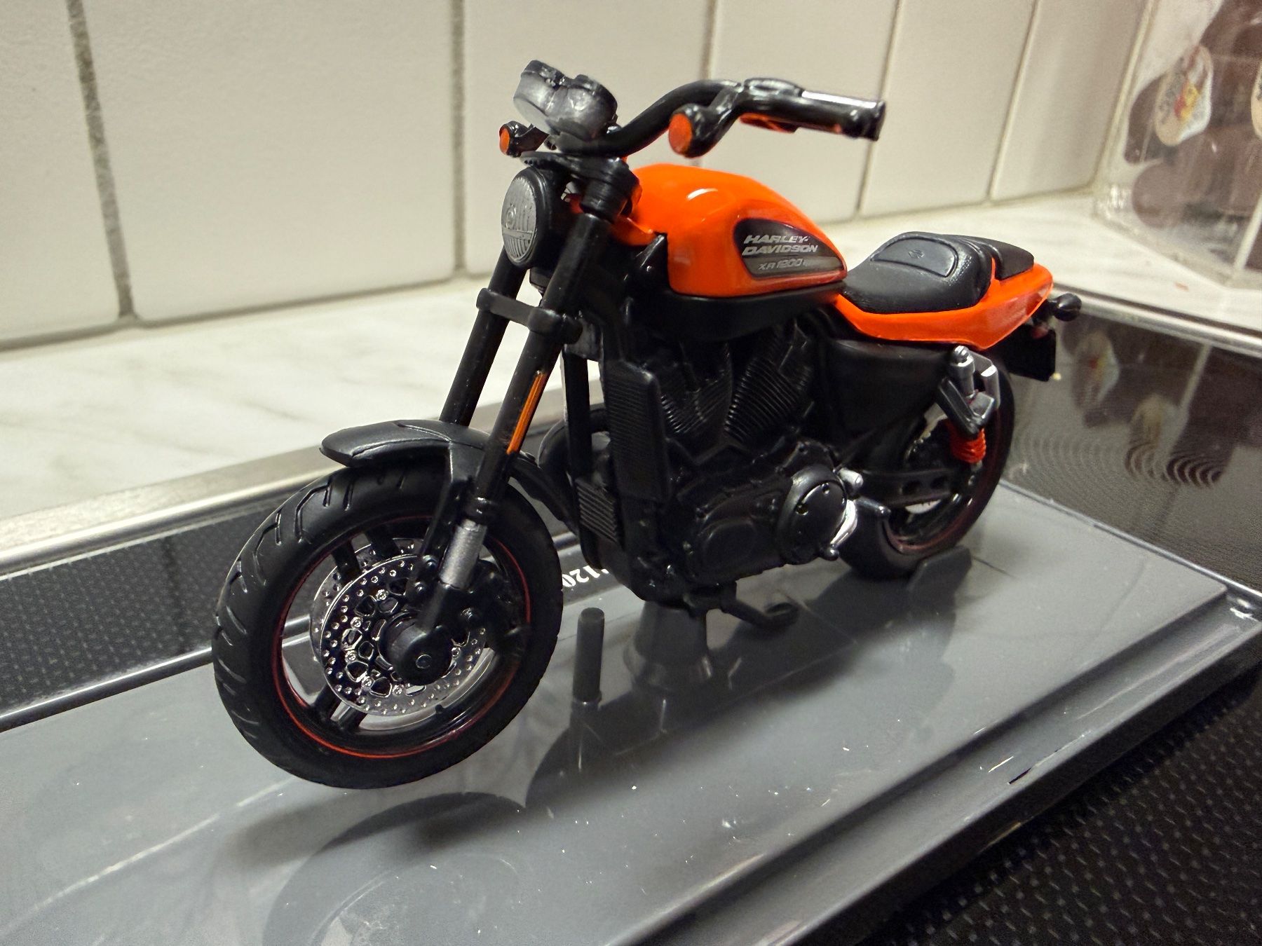 Maisto Voitures modèles: Harley Davidson 2011 XR 1200X orange 1/18 – Neuf avec emballage d'origine à Messen par Versber 7