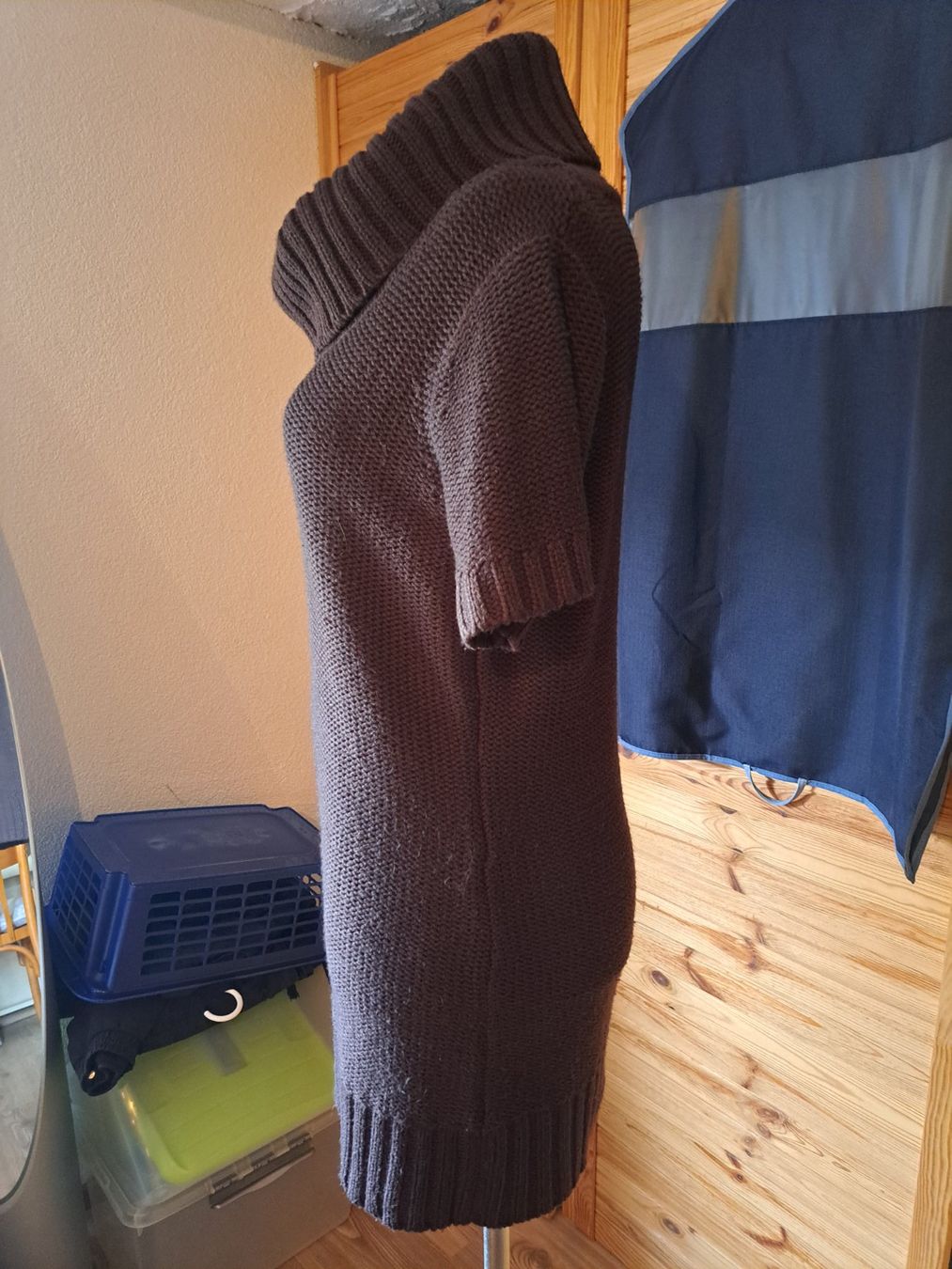 Tchibo Kleider: Strickkleid braun Kurzarm mit Rollkragen – Gebraucht aus Rafz von MuriFinn 1