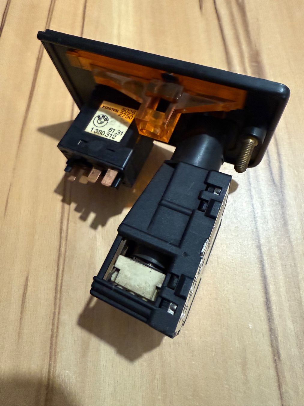 BMW Tutti pezzi di ricambio auto: Original Lichtschalter + Nebelscheinwerferschalter BMW E30 – Usato da Winikon venduto da cabriofan01 1