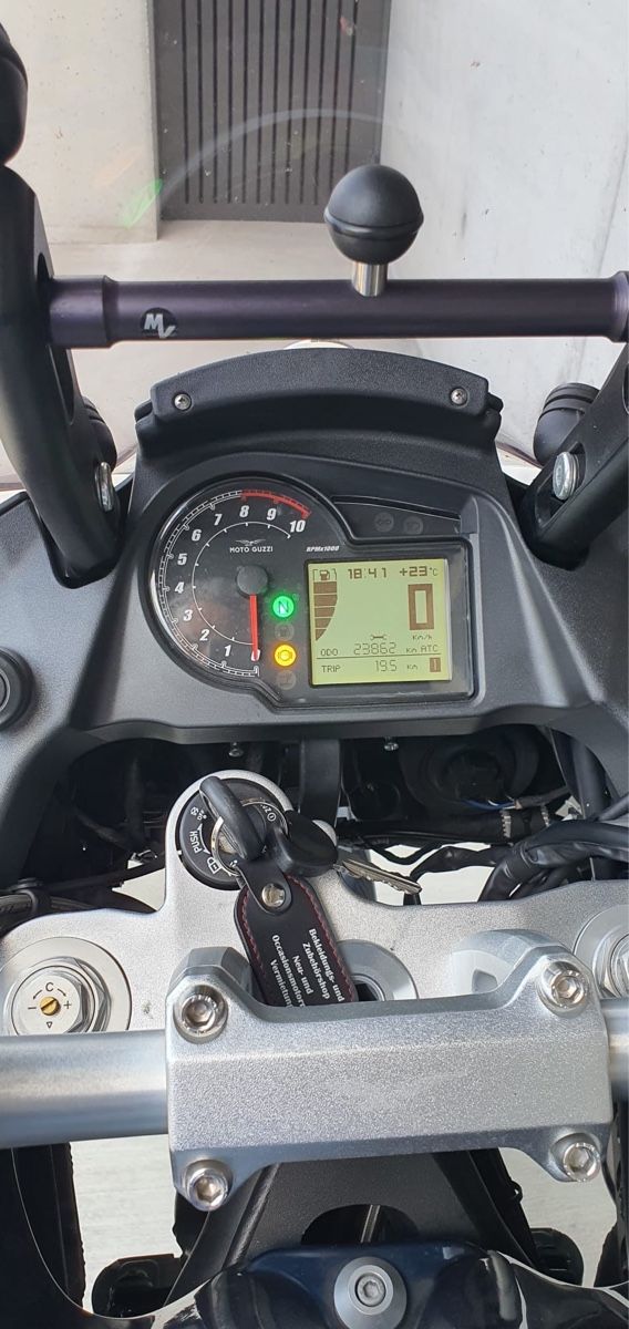 Moto Guzzi Enduro: Moto Guzzi Stelvio 1400 – Usato da Zürich venduto da 1130 5