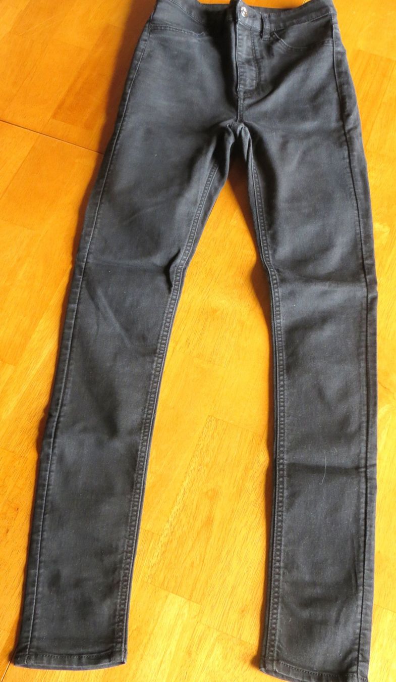 Kleiderpakete: Lot 34 S Bershka H&M Mango – Gebraucht aus Athenaz (Avusy) von Kurtzuegg 8