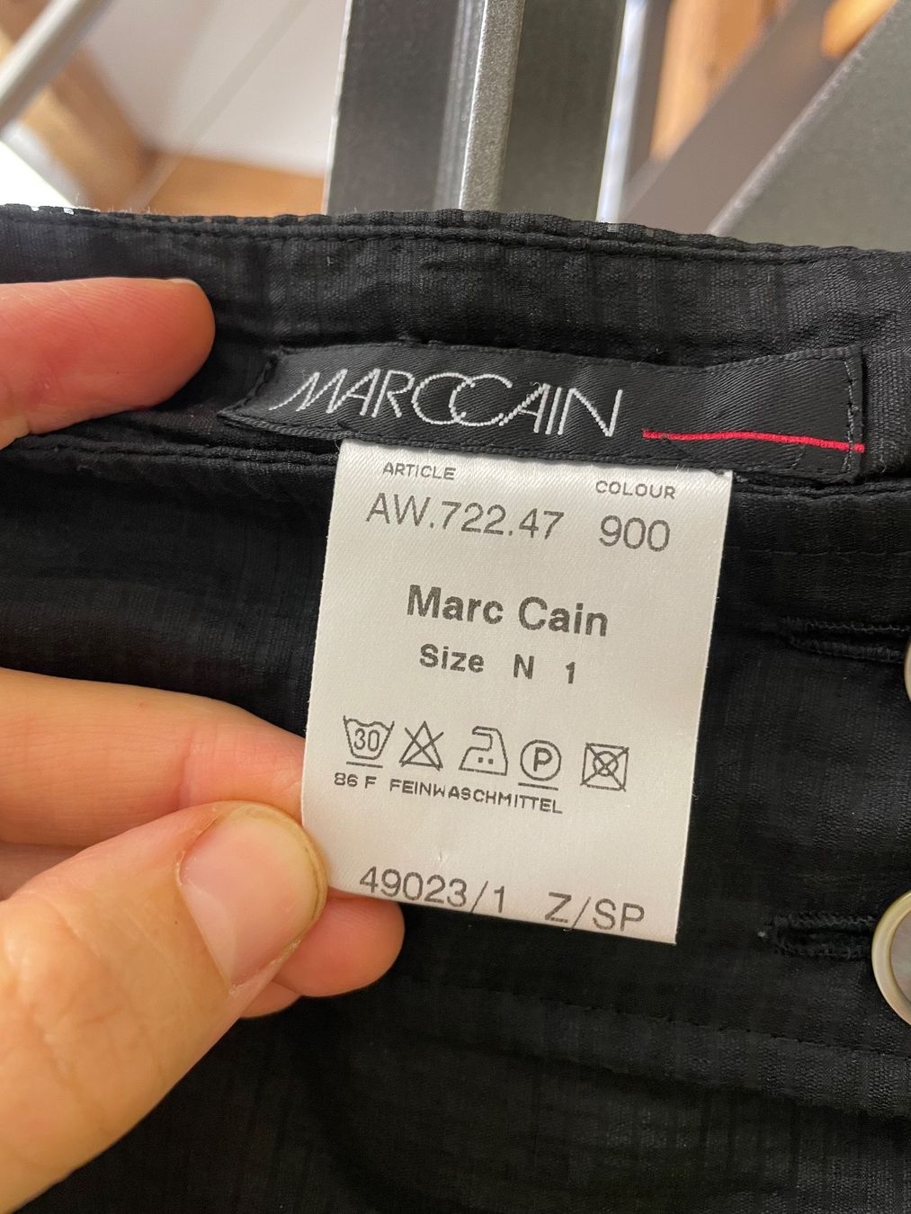 Marc Cain Röcke: Schwarzer Marccain Rock, Grösse S – Gebraucht aus Hochdorf von jayayoga 1