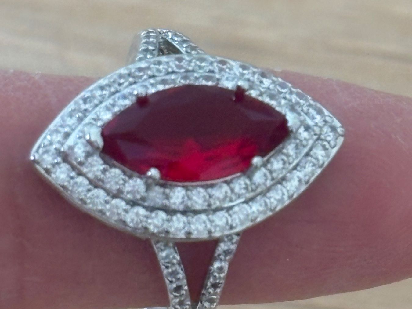 Anelli: Luxus Elegante Gr.19/9 Ring Farbe: Silber / Rot – Nuovo (secondo la descrizione) da Biel-Bienne venduto da Roserosse13 2