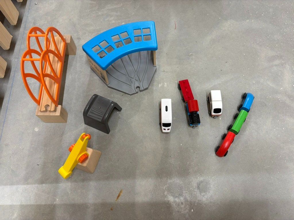 Ikea Jouets: Holzeisenbahn - IKEA LILLABO – D'occasion à Fribourg par faselb 1