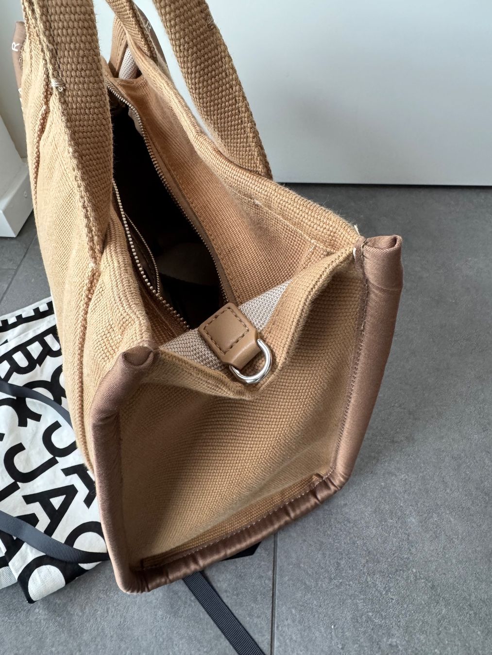 Marc Jacobs Taschen für Damen: Marc Jacobs The Jacquard Medium Tote Bag - Camel – Gebraucht aus Lausanne von ais_yxt8 6