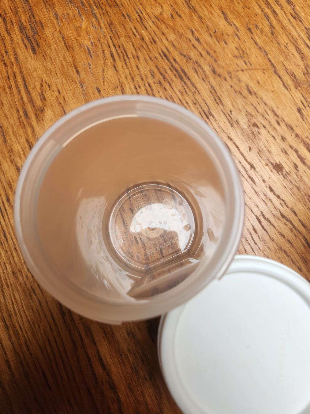 Tupperware Behälter & Ähnliches: Tupperware Käsestreuer und 2 Behälter – Gebraucht aus Gstaad von Meiel2020 2