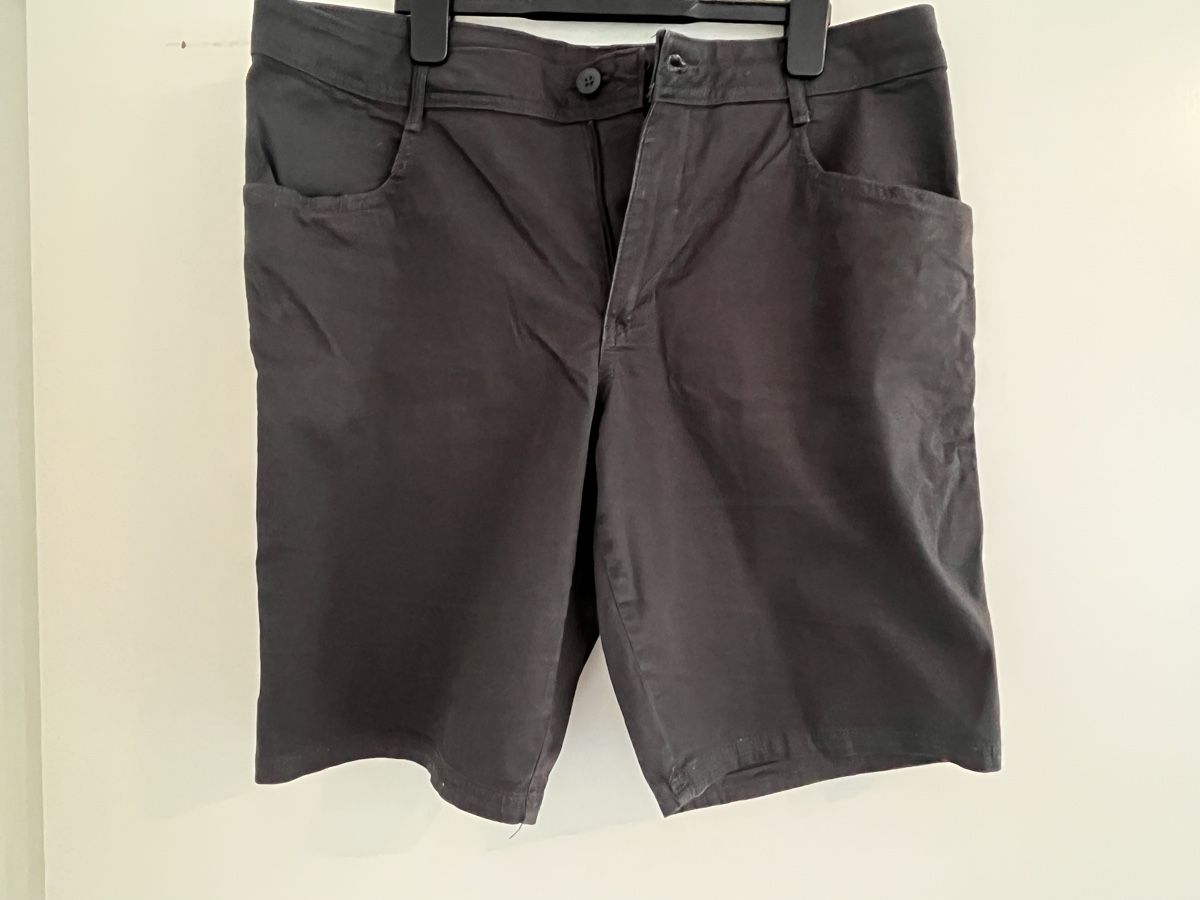 Decathlon Hosen: Pantalon court taille M anthracite – Neu (gemäss Beschreibung) aus Cornaux NE von mcsm 1
