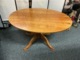 Dekorativer Salontisch aus Holz