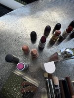 Diverse Make-up Collection Lippenstifte Lidschatten Pinsel
