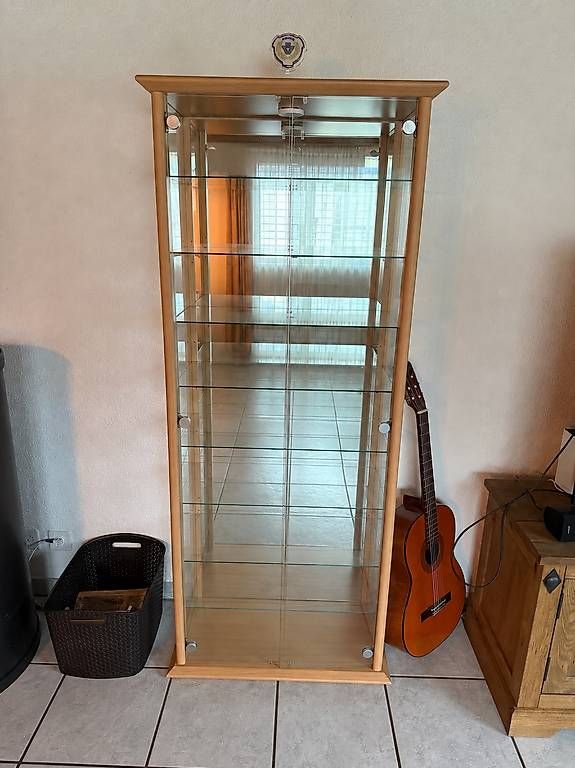 Vitrinen: Glasvitrine – Gebraucht aus Frutigen von bue_zf6t