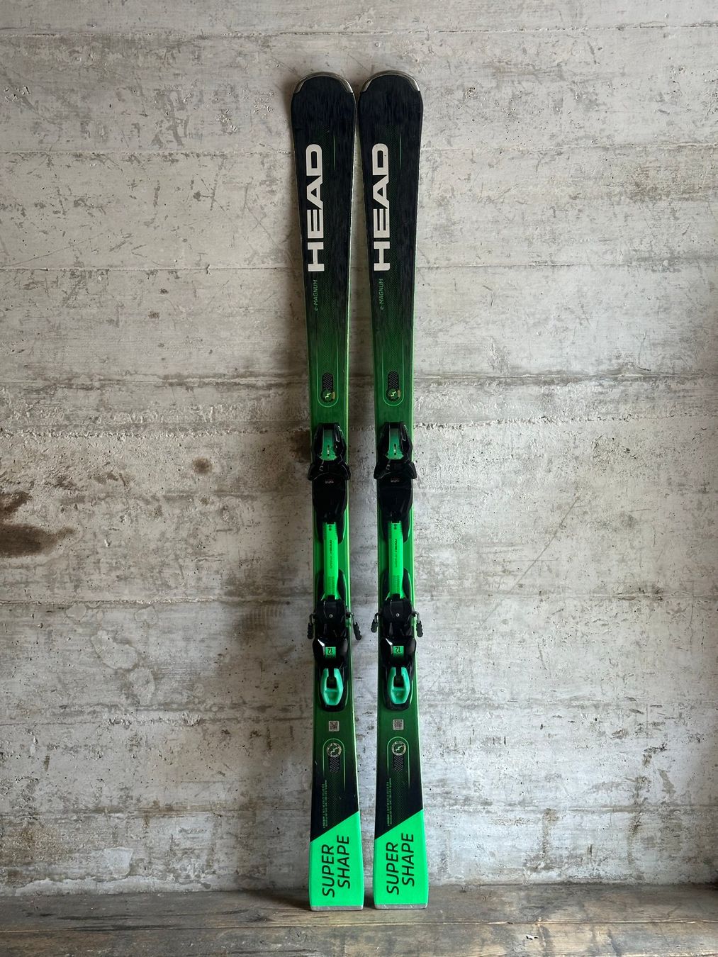 Head Skis: Head Supershape Ski 163CM – D'occasion à Emmenbrücke par karkarkar
