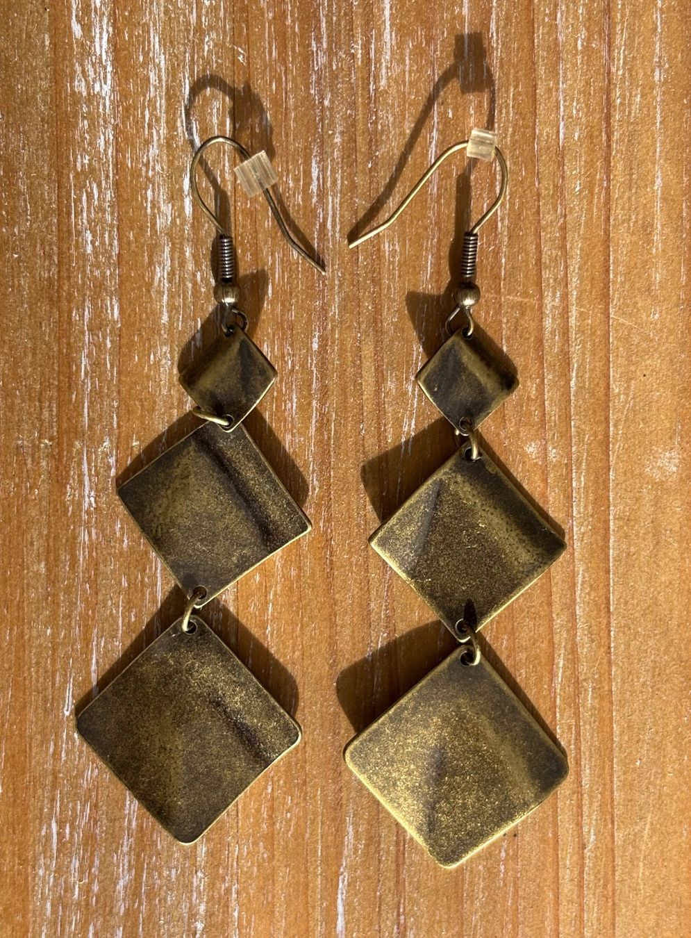 Ohrringe & -stecker: 🤍 Ohrringe / Ohrschmuck / Modeschmuck, messingfarben 🤍 – Gebraucht aus Geroldswil von 2nd-Chance