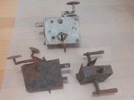 3 ALTE TUER SCHLOESSER - DEKO