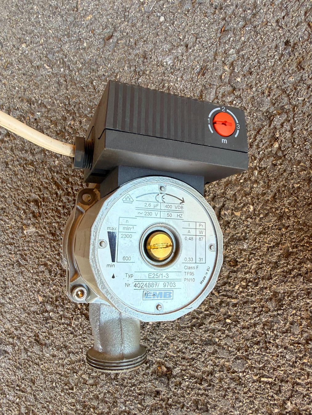 Radiatori: Pompe EMB, type E25/1-3 pour chaudière à mazout – Usato da Cerneux-Péquignot venduto da Boby1973