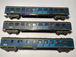 Lima 2x Personenwagen 1. Kl & 1x Postwagen blau, DC Achsen