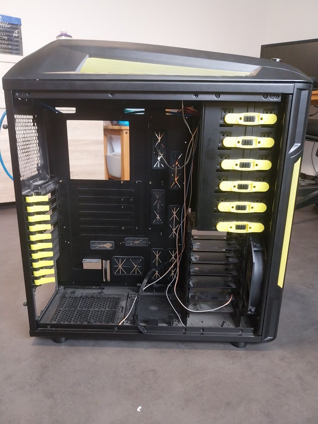 Custodie: Akasa Venom Toxic Black Full Tower PC – Usato da Schwaderloch venduto da bademeister79 5
