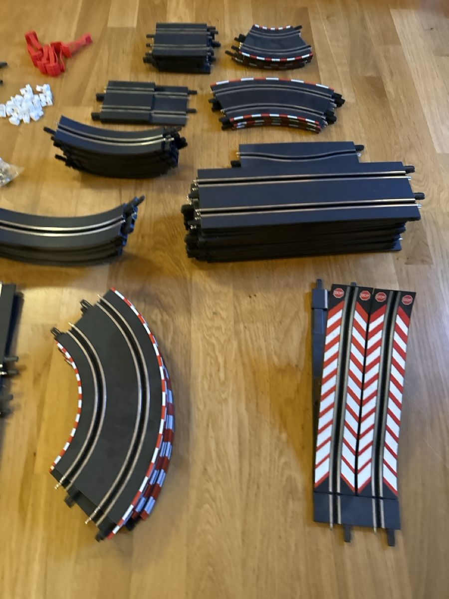 Carrera Spielzeuge: Carrera Bahn gebraucht zu verkaufen  – Gebraucht aus Pratteln von kon_w7l7 3