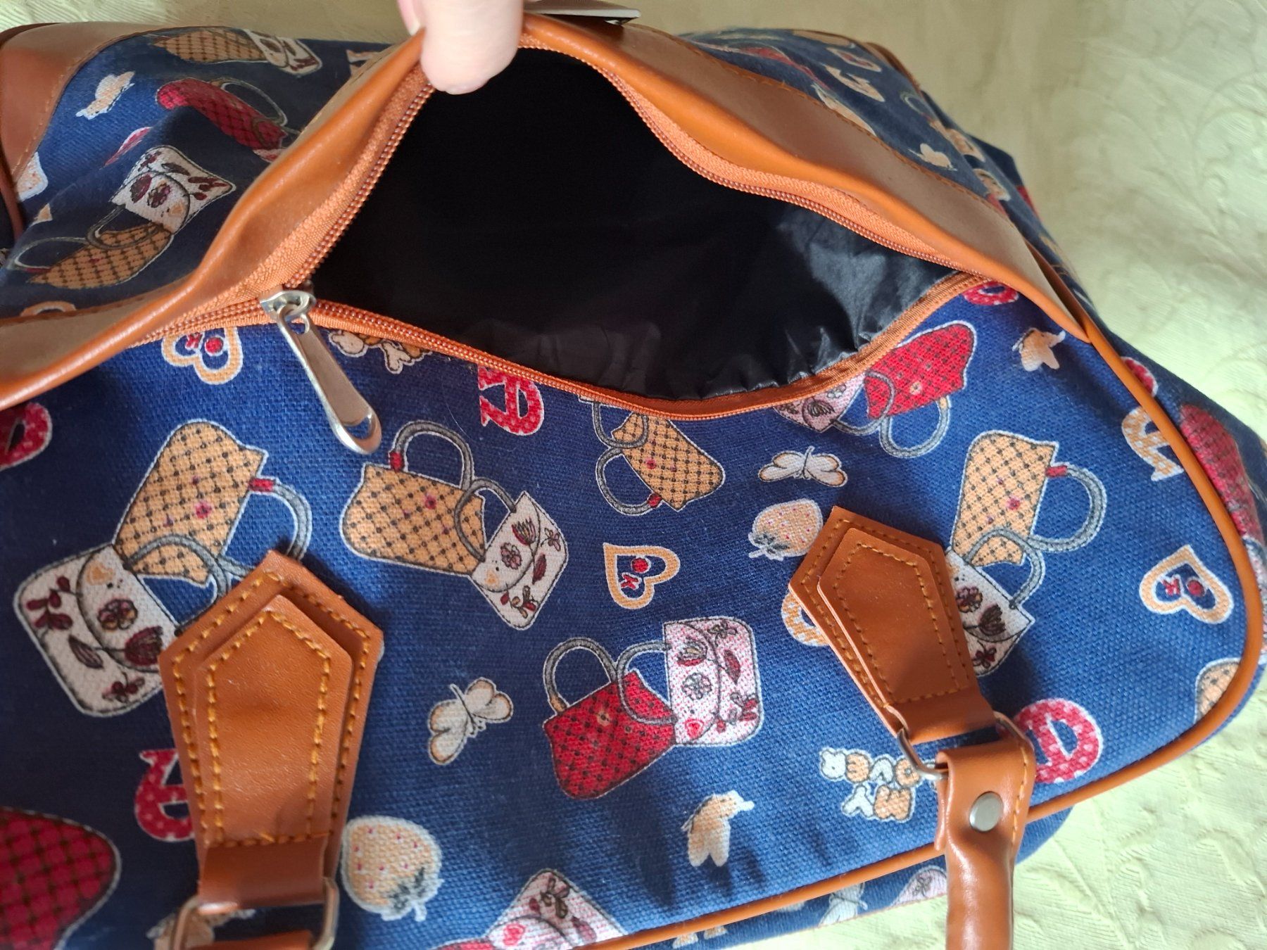 Borse da donna: Witzige Reisetasche Umhängetasche – Usato da St.Gallen venduto da LaMiSa 4