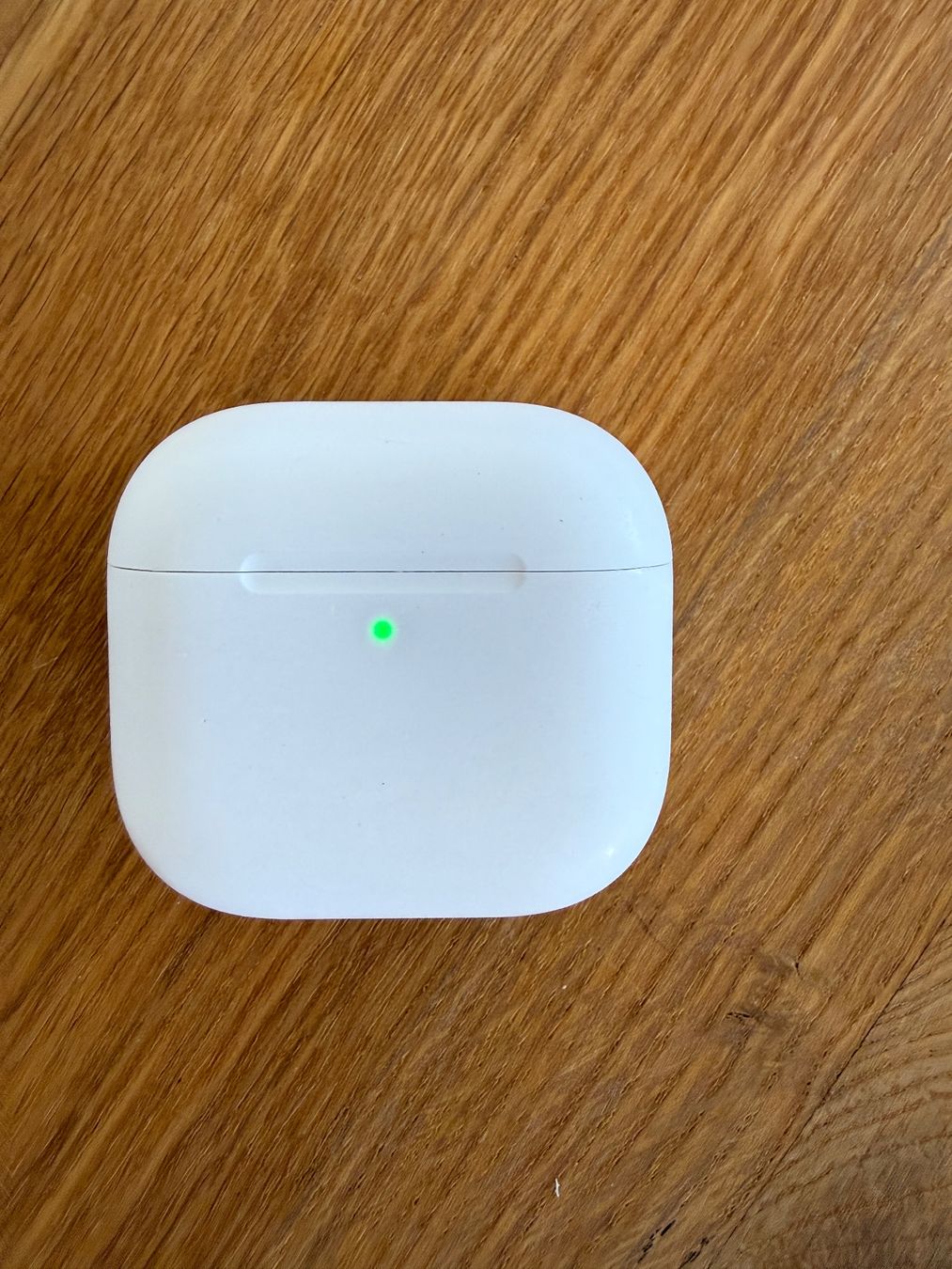 Apple Cuffie: APPLE AirPods 4 Charging Case – Usato da Lausanne venduto da Nine1982 4