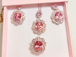 Ensemble bijoux rose scintillant