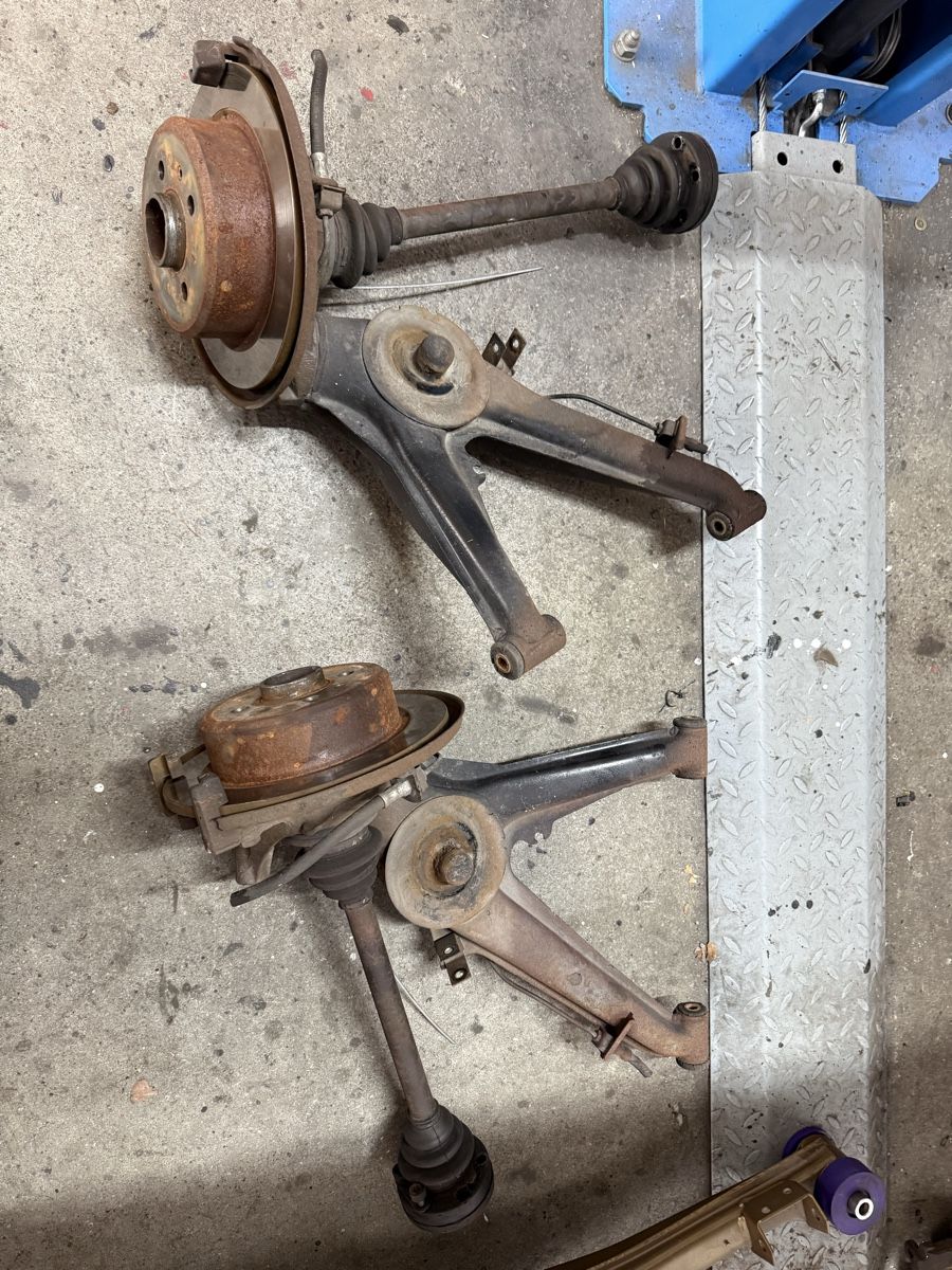 BMW Alle Autoersatzteile: Bmw E30 Vorder- und Hinterachse Heckantrieb – Defekt aus Dierikon von E28_Freak 1