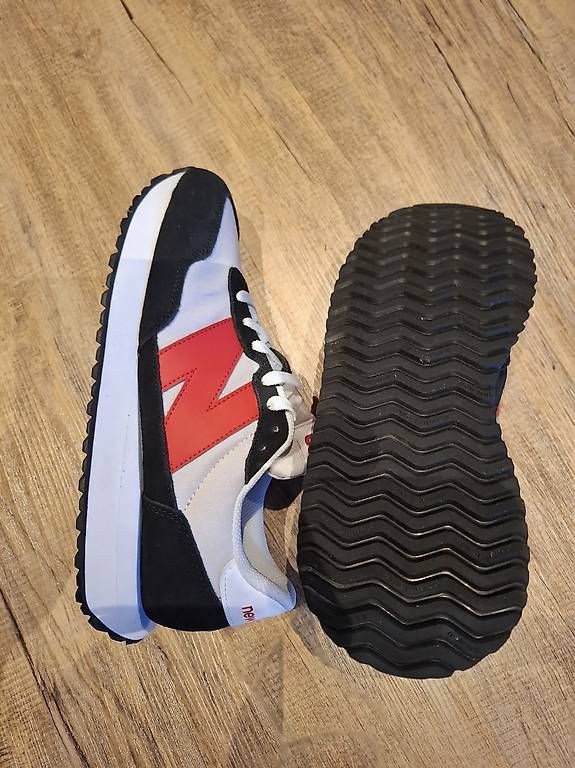 New Balance Chaussures hommes: New Balance 237 – D'occasion à Nax par tripack007 1