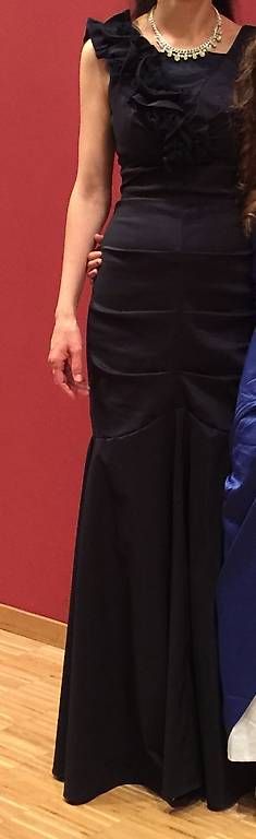 Kleider: Abendkleid in marine gr. 34/36 – Gebraucht aus Zell ZH von fil_zw9l 1