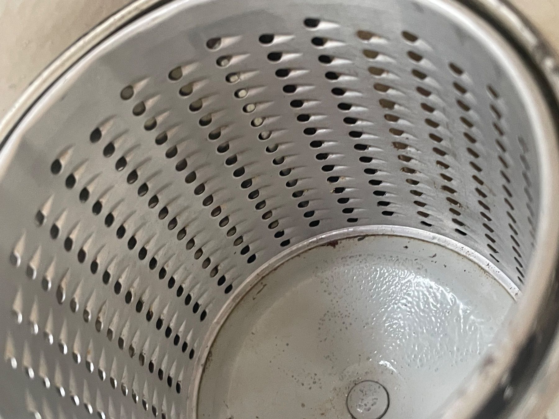 Küchengeräte: Vintage handbetriebene Mühle – Gebraucht aus Minusio von Pink222 4