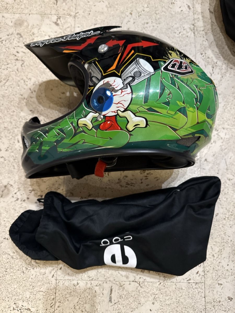 Troy Lee Caschi: Troy Lee Designs Downhill Helm – Usato da Niederhünigen venduto da wheelsonfire 1