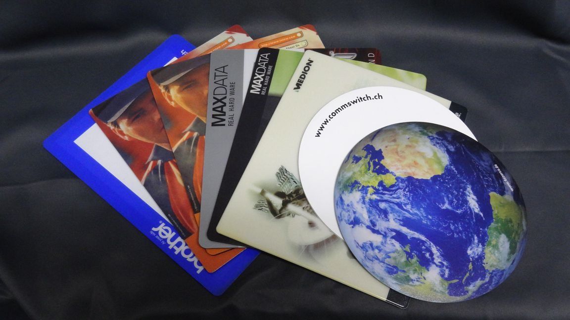 Tappetini per mouse: 8 Diverse Mousepads: Maxdata, Brother, TNT, Commswitch, Erde – Nuovo e nell'imballaggio originale da Zuzwil SG venduto da Pawnbroker