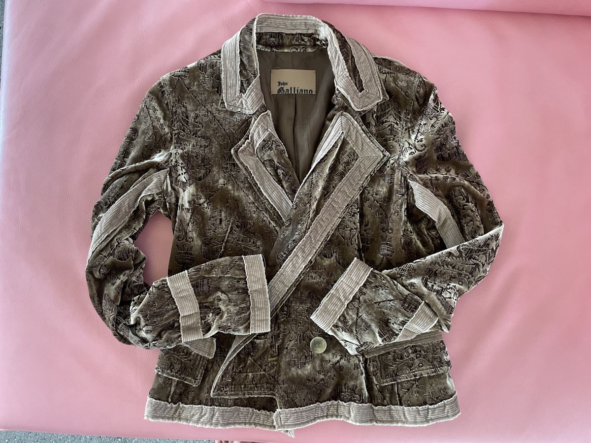 John Galliano Giacche: John Galliano Samt Jacke, Grösse DE38 – Usato da Zürich venduto da befe2000