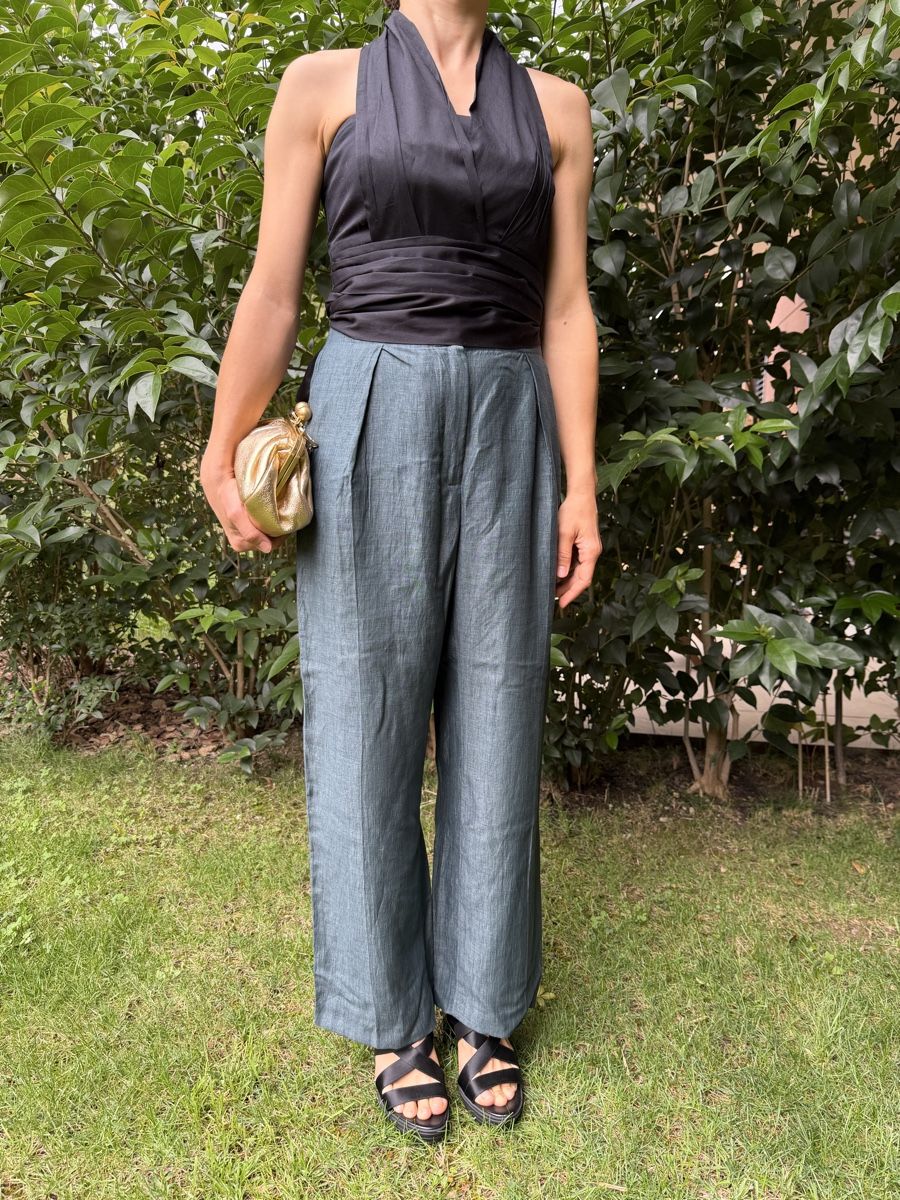 Top: Black Halter Top Size S – Nuovo (secondo la descrizione) da Corsier GE venduto da Karol_save_planet 1