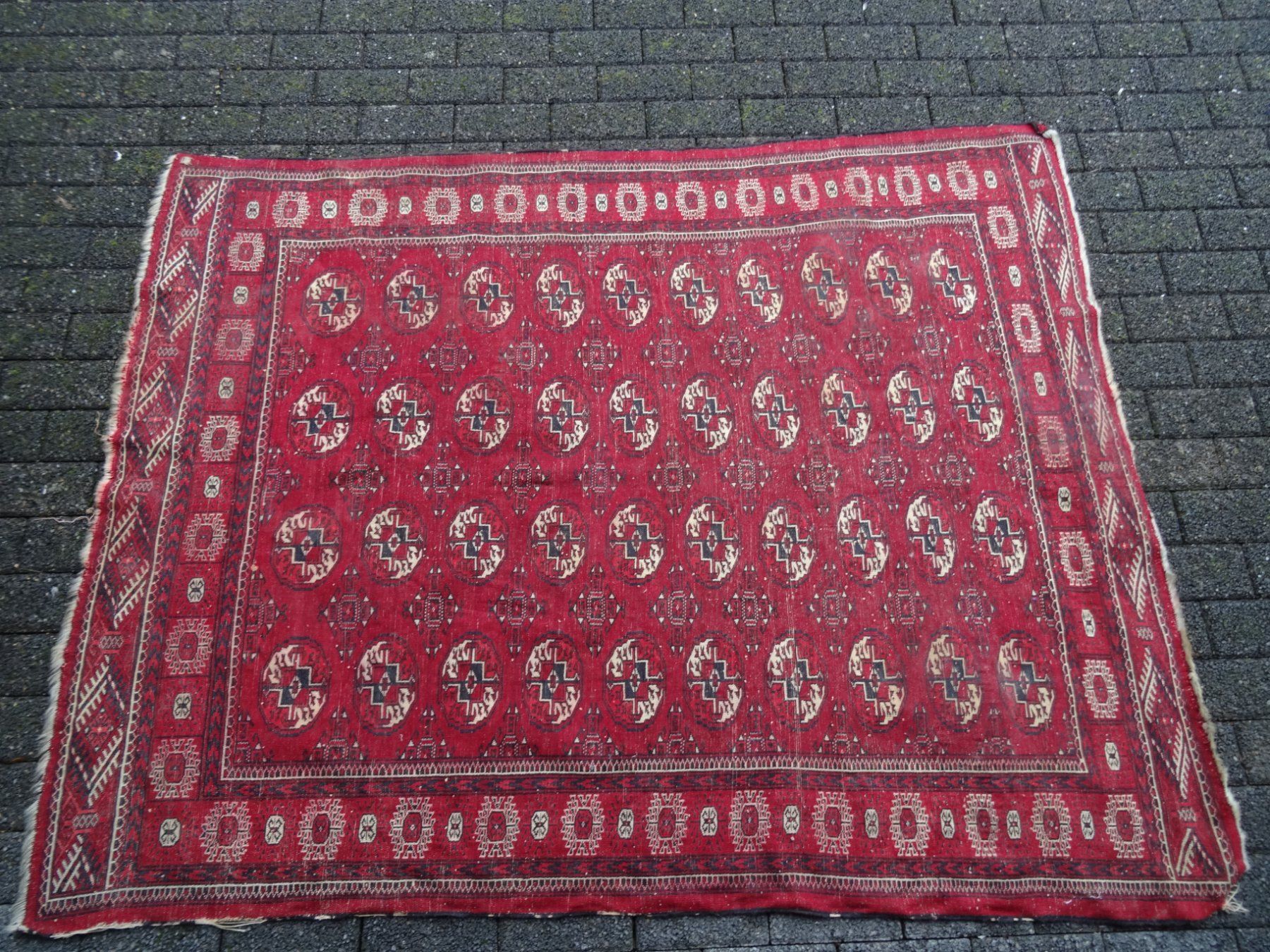 Tapis: schöner alter Teppich ca. 116 x 120 cm – Défectueux à Lupfig par JUTA09