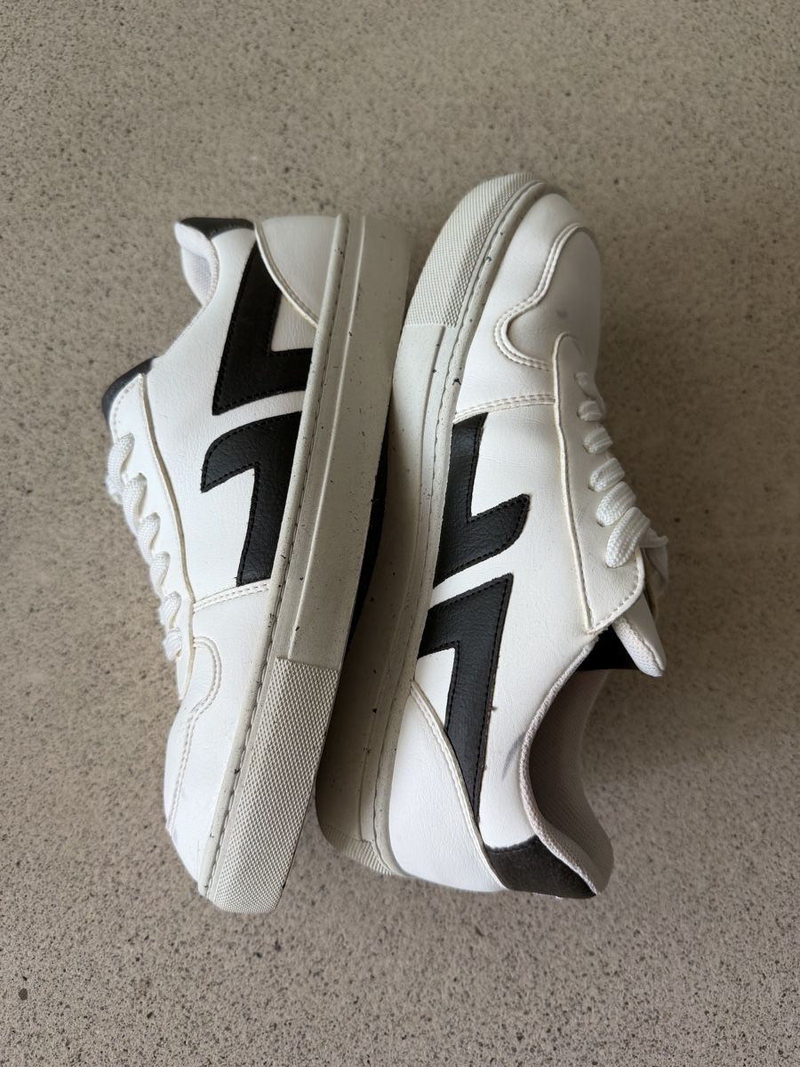 Chaussures femmes: Nespresso Sneakers Grösse 38 – D'occasion à Schlieren par cor_jgb7 7