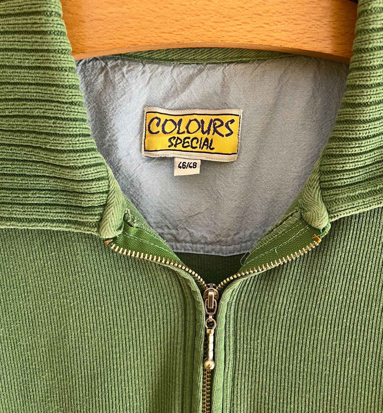 : Grüner Vintage Pullover mit Gartenzwergen – Usato da Therwil venduto da blubblubblubb 3