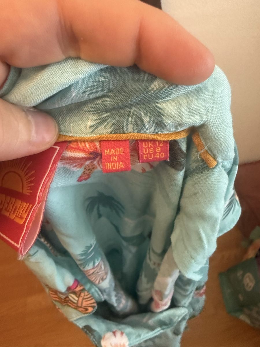 Blusen: Superdry Hemd blau mit Blumenmuster Grösse EU 40 – Gebraucht aus Zürich von gryffindor_aurorin 2