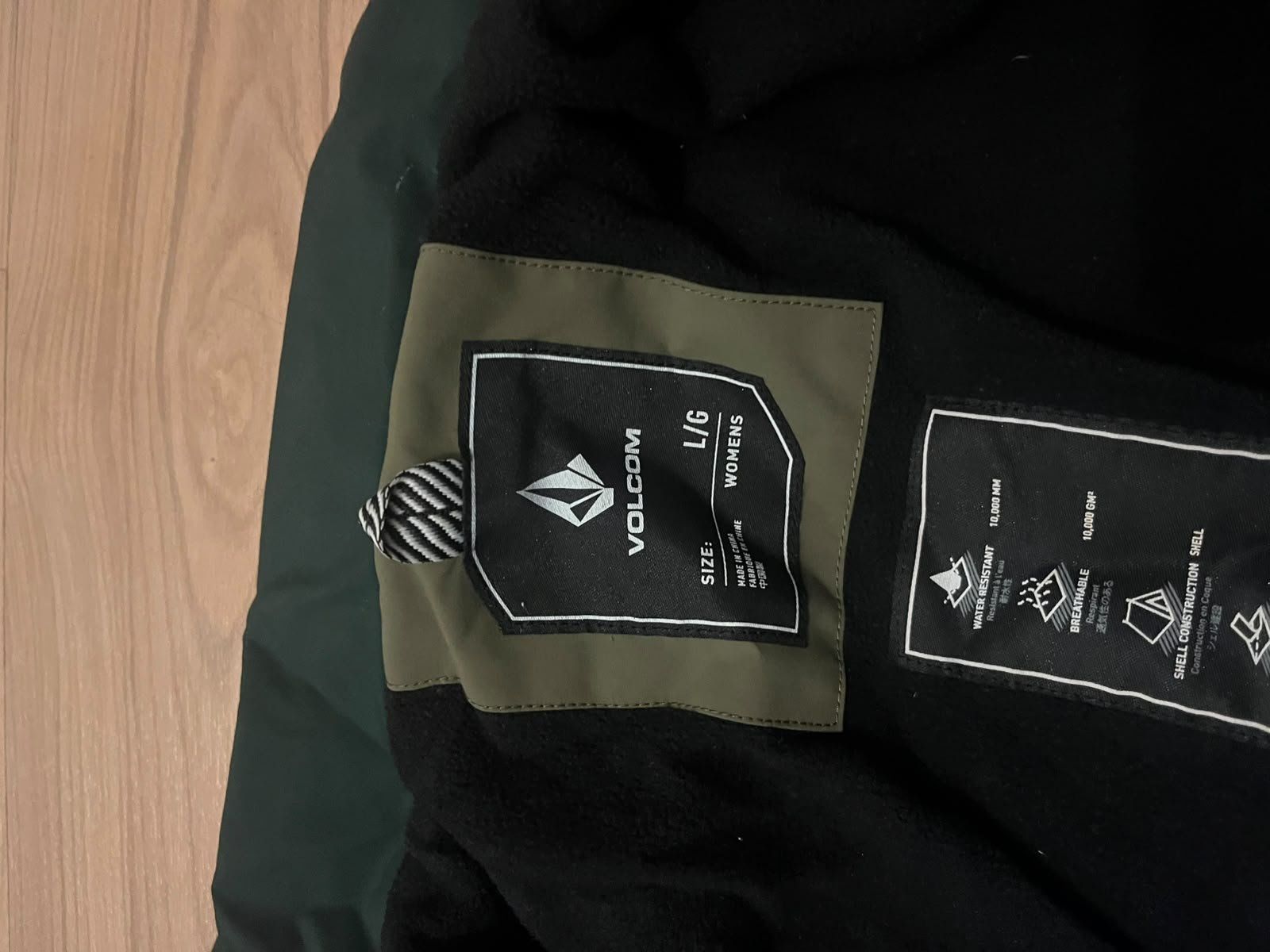 Volcom Jacken: Volcom Snowboard Jacke – Gebraucht aus Seewis-Schmitten von GMM96 2