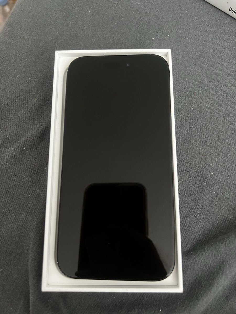 Apple Portables: Apple iPhone 15 schwarz 256GB  – D'occasion à Altwis par ern.nez 1