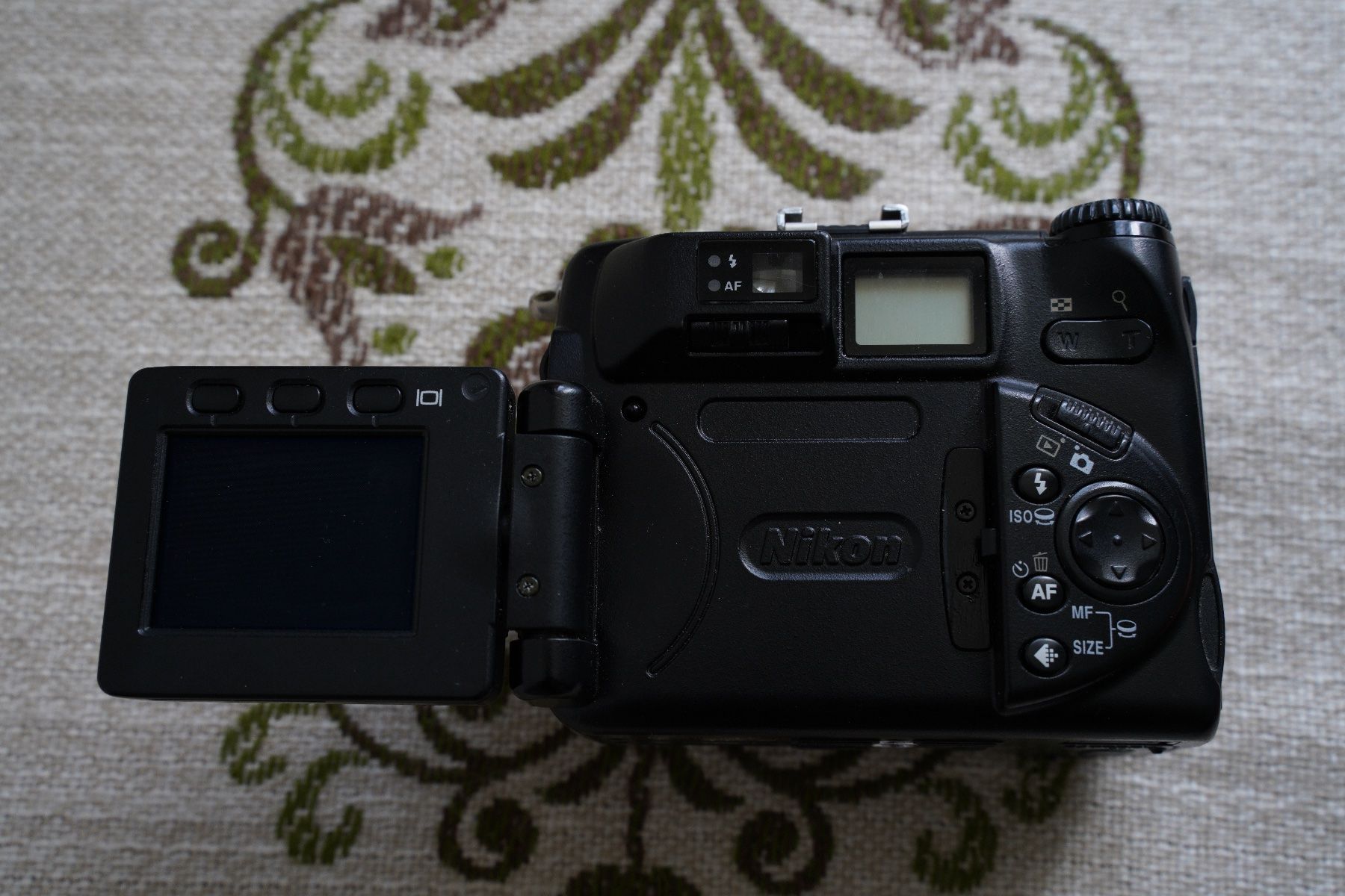 Nikon Fotocamera: Nikon Coolpix 5000 – Difettoso da Dagmersellen venduto da sim_zqh8 6