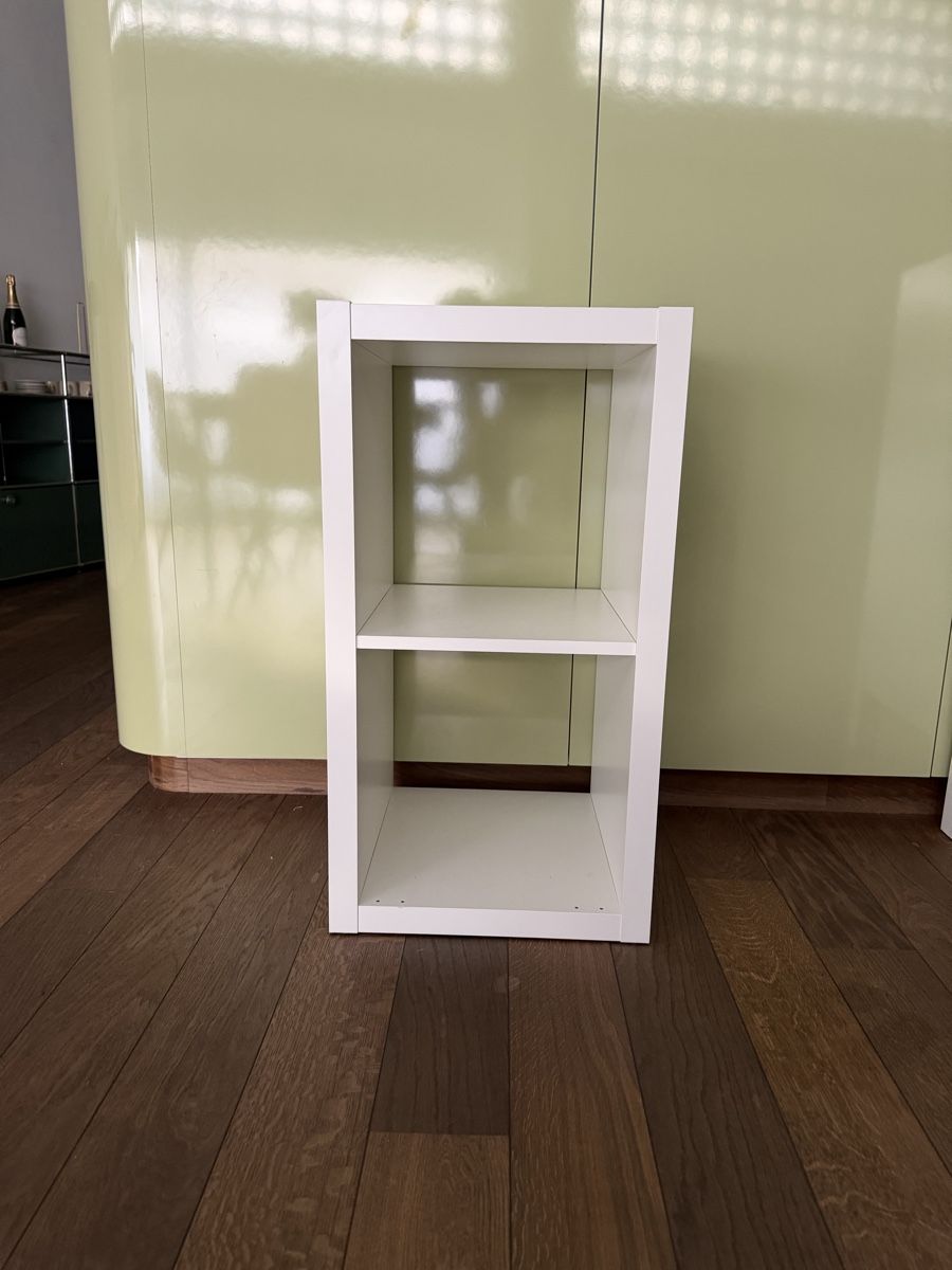 Ikea Étagères: Kallax two-tier storage cube shelf in good condition  – D'occasion à Zürich par thomassch84