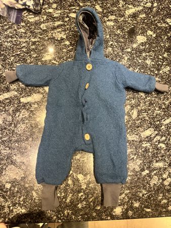 Warmer Wollwalk Overall für Baby, Grösse 62