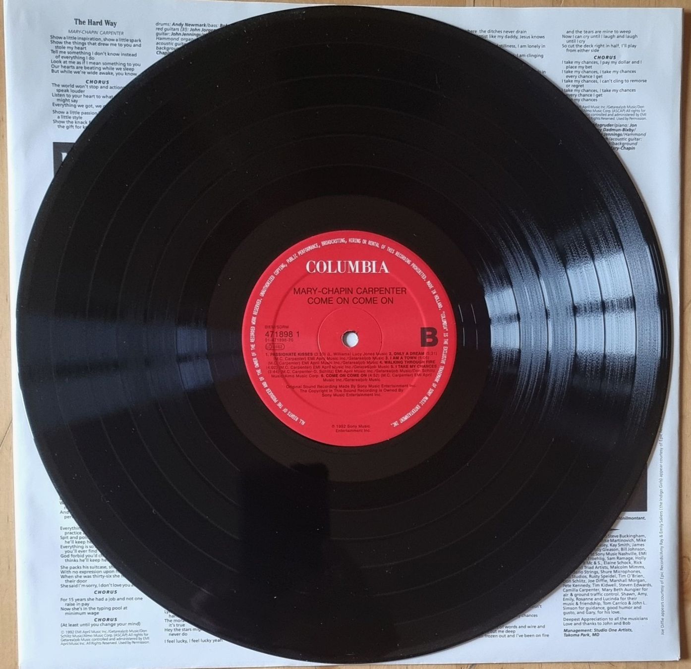 Dischi in vinile: LP Mary Chapin Carpenter "Come On Come On" (US/NL 1992) mint – Nuovo e nell'imballaggio originale da Luzern venduto da Frizzz 5