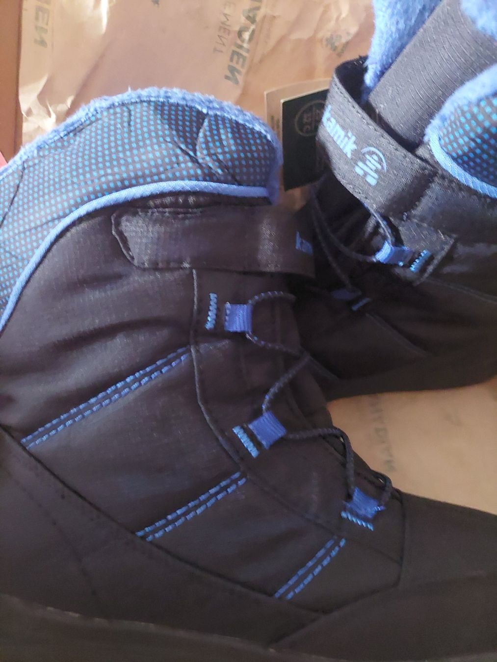 Kamik Scarpe per ragazzi: Kamik Winterstiefel Schwarz/Blau Grösse 35 – Usato da Beckenried venduto da Havacola 3