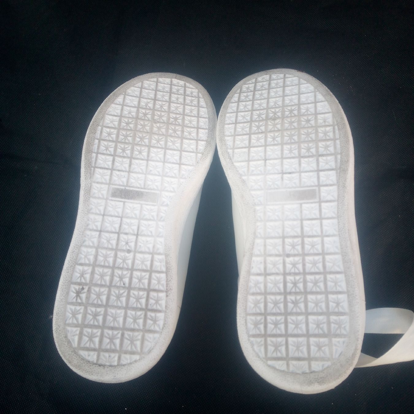 Scarpe da donna: Weisse Sneaker Exclusive Society Gr. 37 – Usato da Luzern venduto da toenu23 4