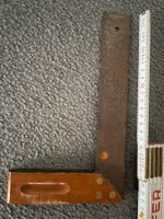 Winkel metall und holz