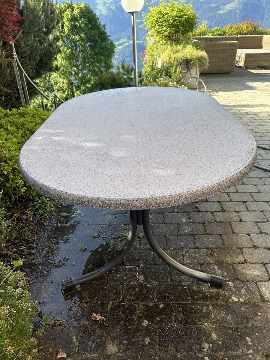 Tavoli: Ovaler Gartentisch mit klappbarer Tischplatte  – Usato da Beatenberg venduto da buy2you 2