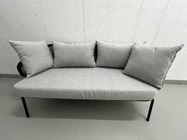 Sofa mit Kissen, 140cm breit, grau/schwarz, guter Zustand