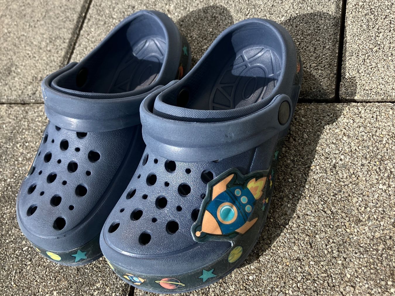 Scarpe per ragazzi: Clogs Gr.27 – Usato da Rüegsauschachen venduto da moeschtu82